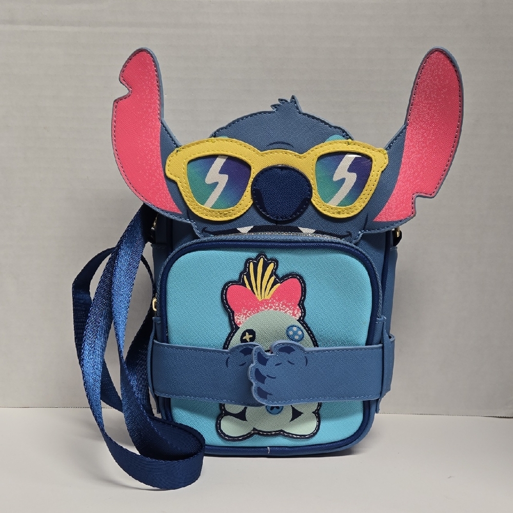 Loungefly x Disney Stitch & Scrump Beach Day Crossbody 10.25"X12"X3.5" Strap 56"